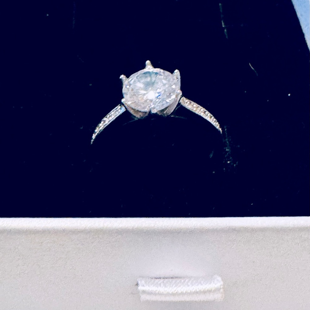 New 1.5 ct solitaire ring 18 kt gold rhodium plated over sterling silver size 8